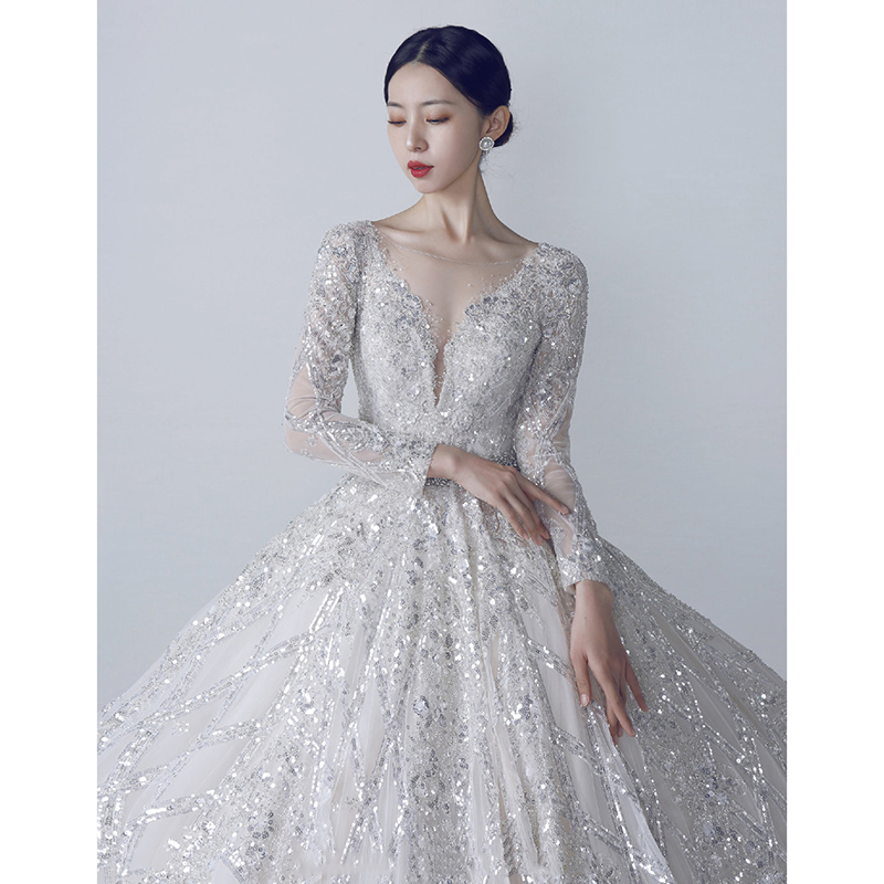 Long sleeves Heavy work extravagant staple wedding dress 2022 new Temperament Bride Little Subminimalist Palace Wind Tug Tail summer