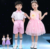 Kindergarten 61 acting out of the girl presiding over the puffy skirt boy gown gown with pants elementary school boy dance choreography