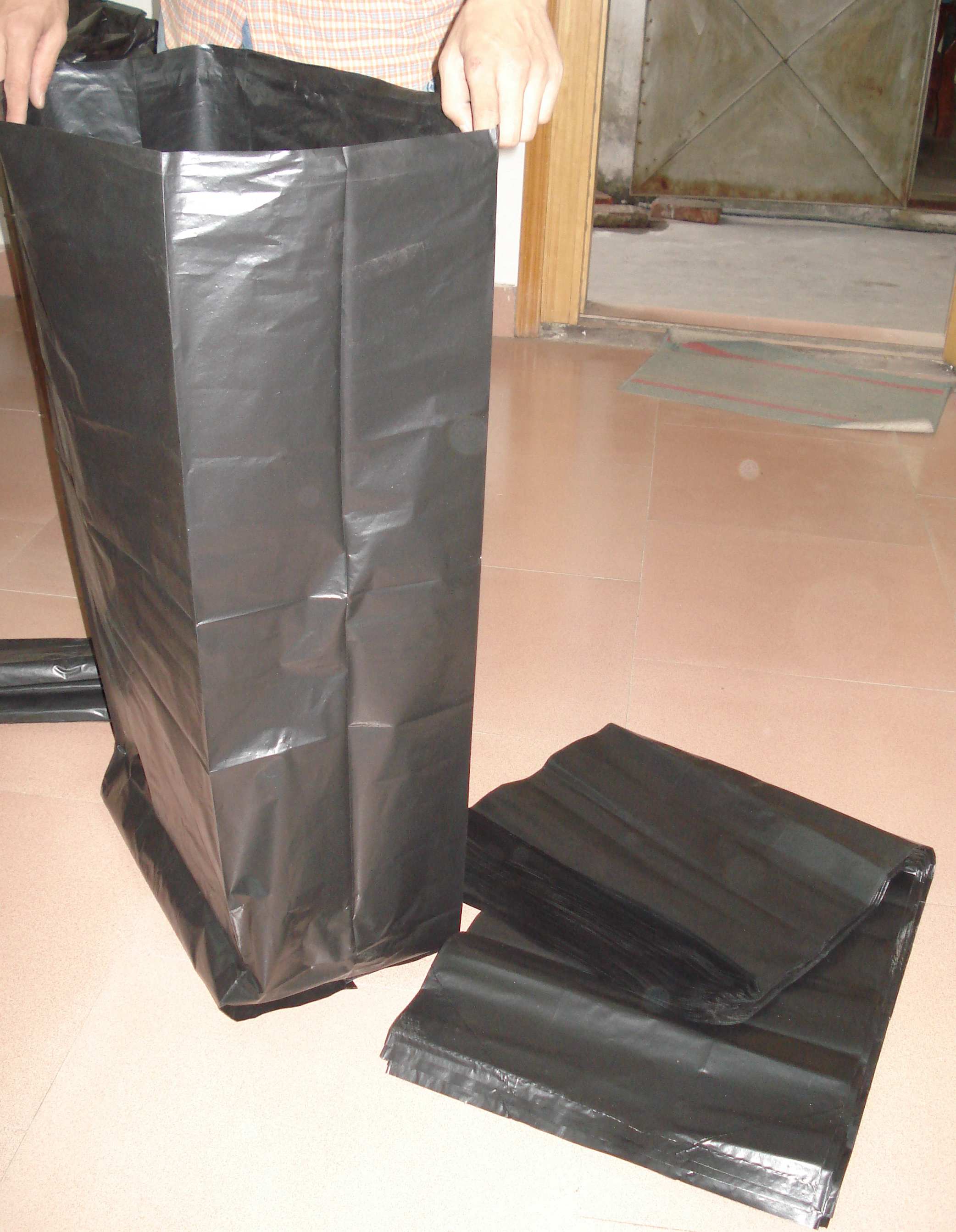 Clay Charcoal Soil Fattening Special Black Tethick Square Bottom Bag Quadrilateral Bag Black Plastic Garbage Bag 33 * 23 * 85CM