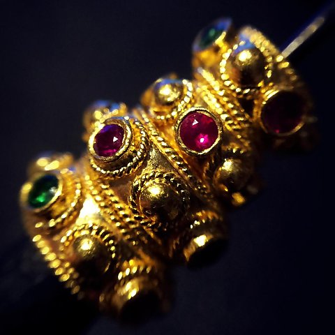 Thanks to the Skull Bracelet-Metallurgical Series - (Pinnacle Accessories) Gold septer