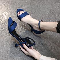 Hong Kong Strap Sandals Womens 2024 Summer New Medium Heel Fairy Style Versatile Sexy High Heels Womens Thin Heels