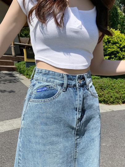 Джинсовая юбка с разрезом для женщин, весенне-осенняя тонкая модель средней длины, новинка 2025 года, юбка А-силуэта с высокой талией, облегающая и стройнящая.