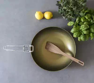 Shenzhen spot Italian knindustrie non-stick wok aluminum pan 32cm wok home