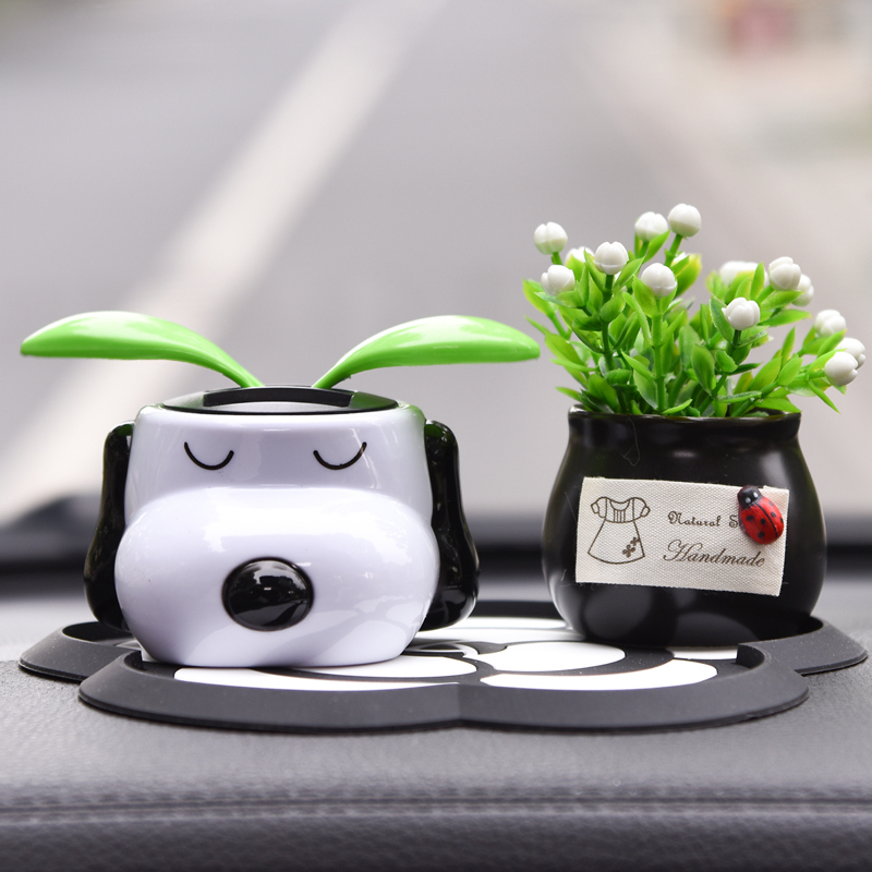 Solar history Nuby car Fragrance fragrance Perfume Car Pendulum in the middle of the table tennis Red car Decorative Supplies Great All-male