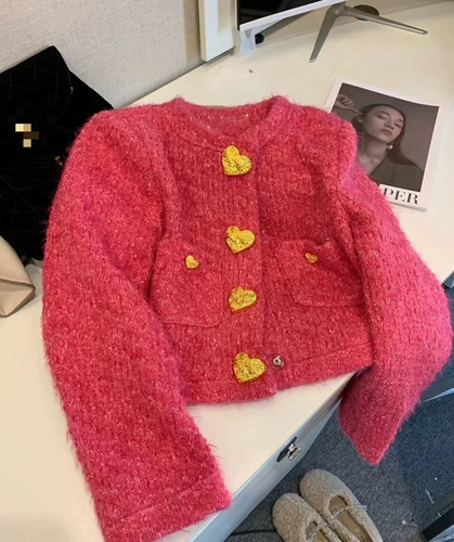 Красная демисезонная дизайнерская куртка, в стиле Шанель, тренд сезона