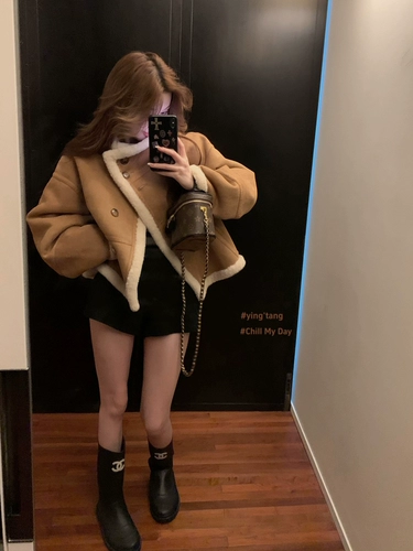 Демисезонная бархатная утепленная куртка, коллекция 2023