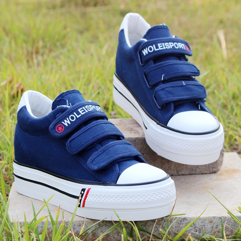 Spring and summer ladies cloth shoes Korean version of tide Velcro low-top canvas shoes women's inner height pine cake student board shoes