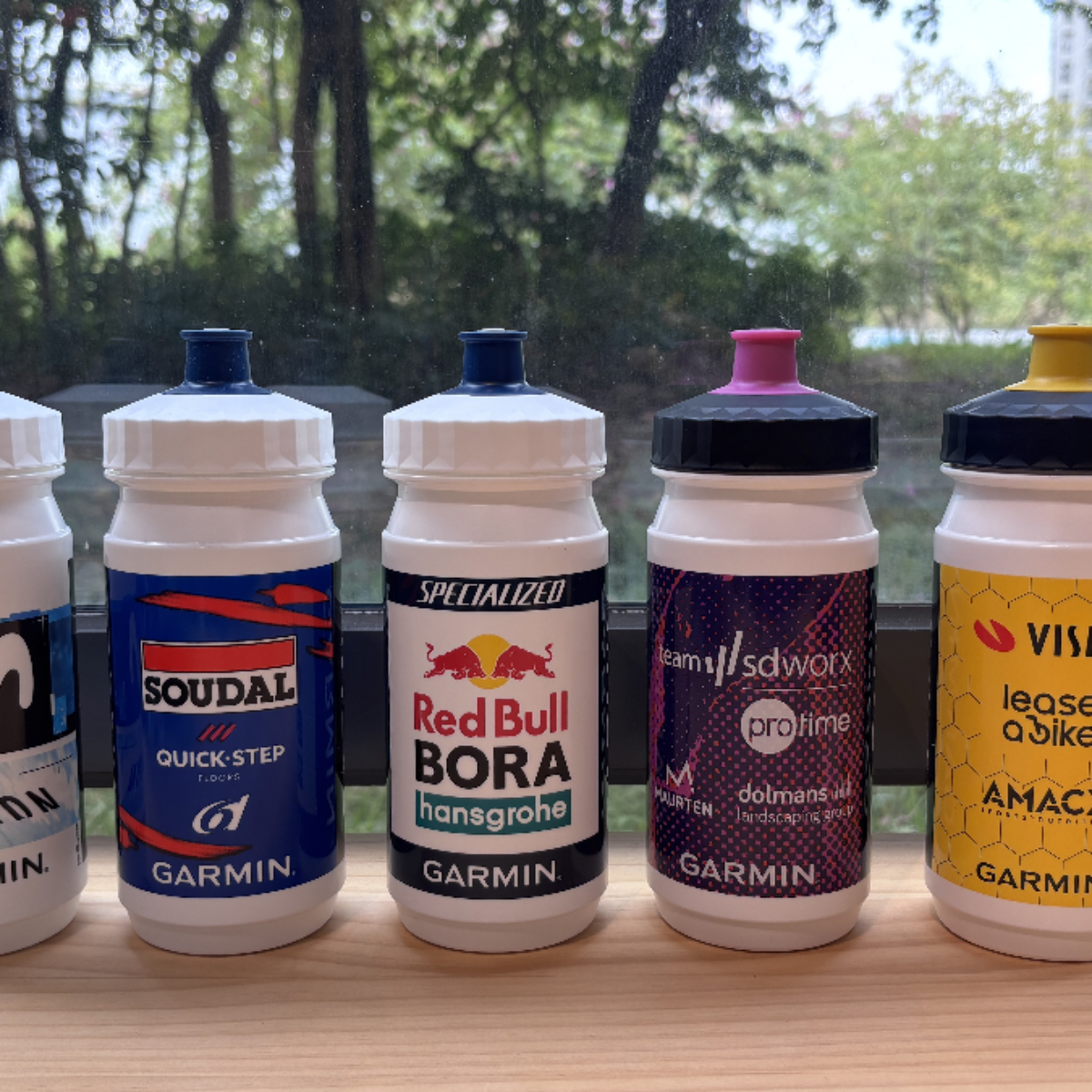 精英骑行水壶:环法赛场上的便携动力站