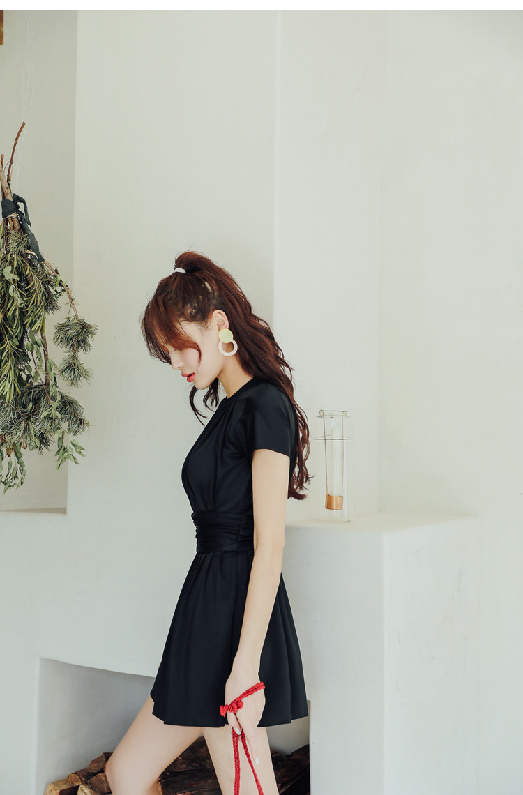 Yi Meishan áo tắm nữ dính liền bảo thủ ngực nhỏ thu thập váy sinh viên che bụng giảm béo mùa xuân đen áo tắm - Bộ đồ bơi One Piece áo 1 mảnh