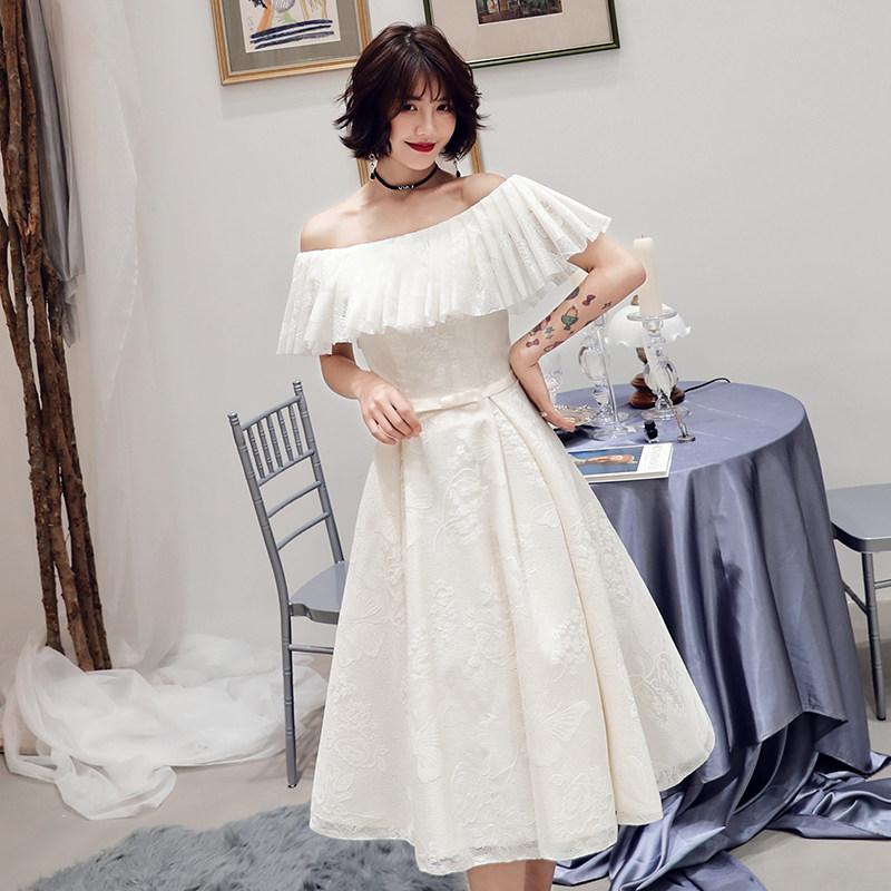 Small evening gown with simple and generous temperament banquet can normally be worn with a straight shoulder champagne birthday party with dress-Taobao