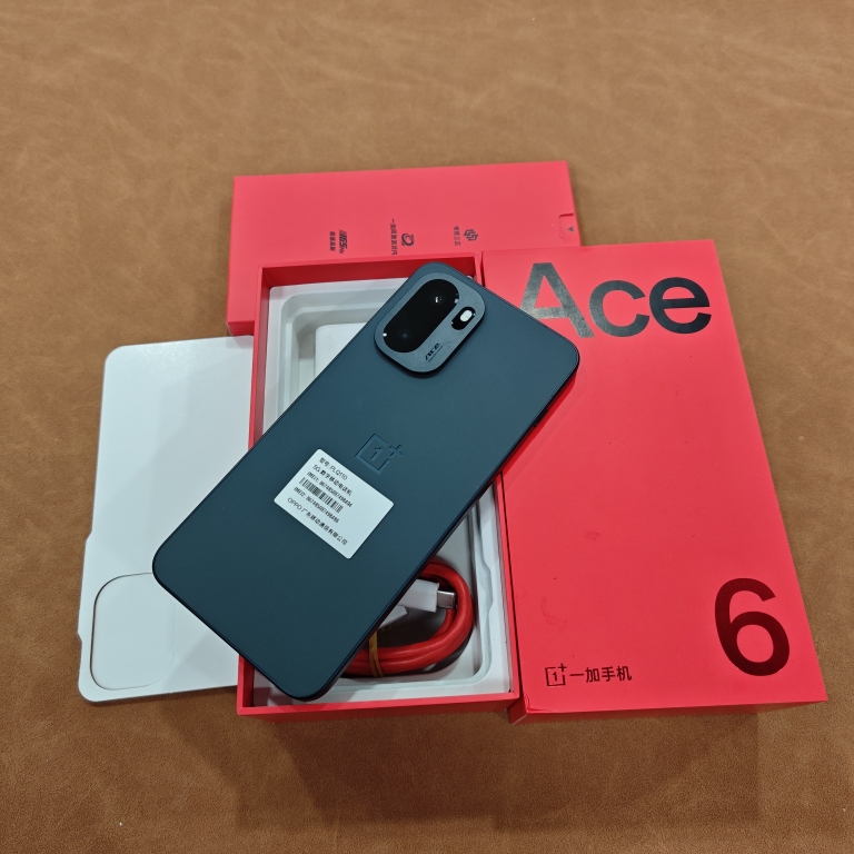 Kaifeng Activates OnePlus Ace 6 Snapdragon 8 Extreme Edition Performance Gaming Complete Package with Accessories