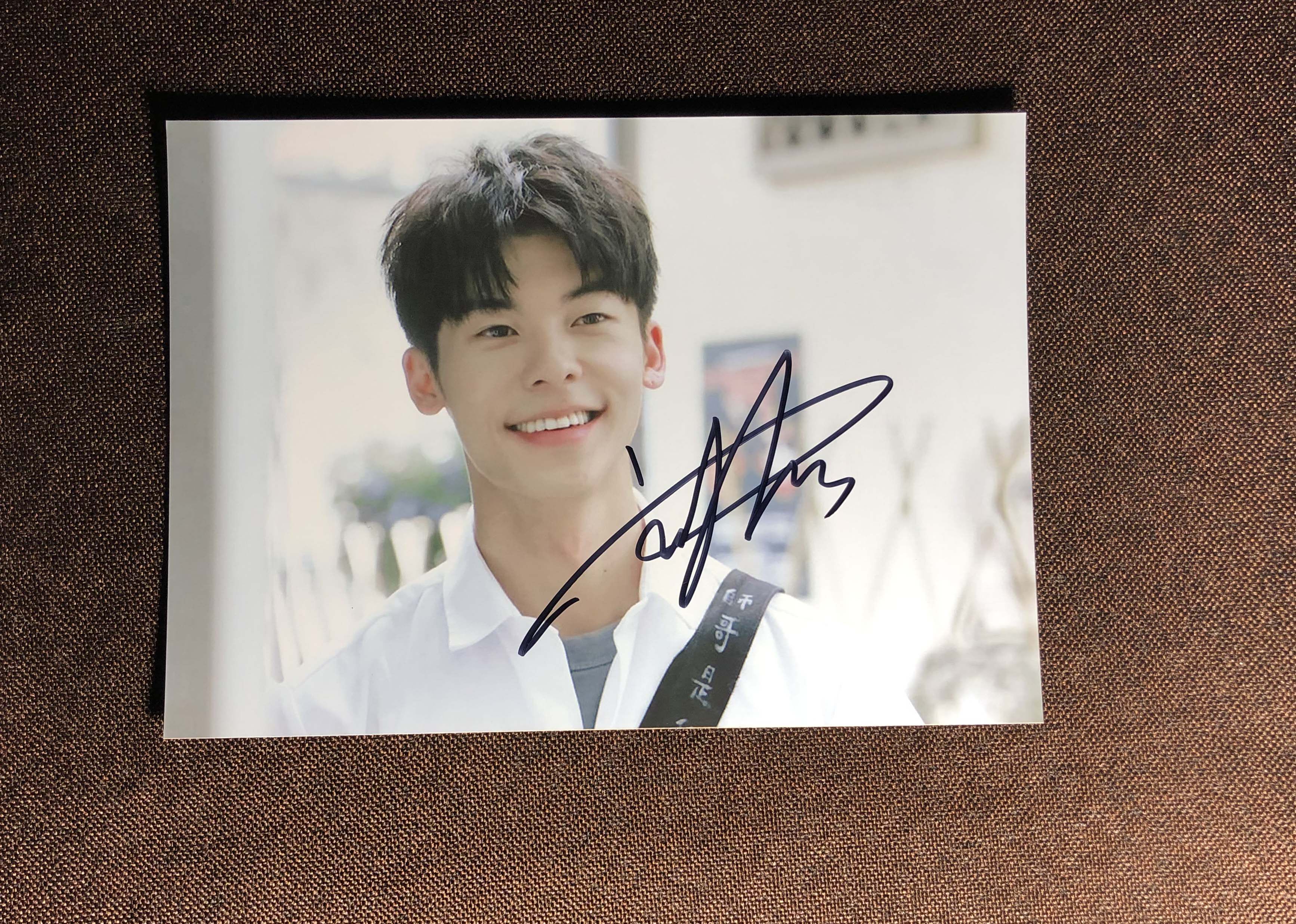 Spot Want to see you Xu Guanghan signature photo 7 inch star surrounding N09