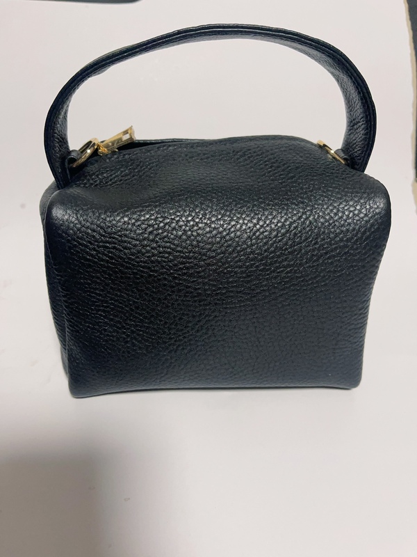 23 New Niche Design Korean Style Simple Retro Pillow Black Soft Leather Handbag Cowhide Small Puffer Phone Bag