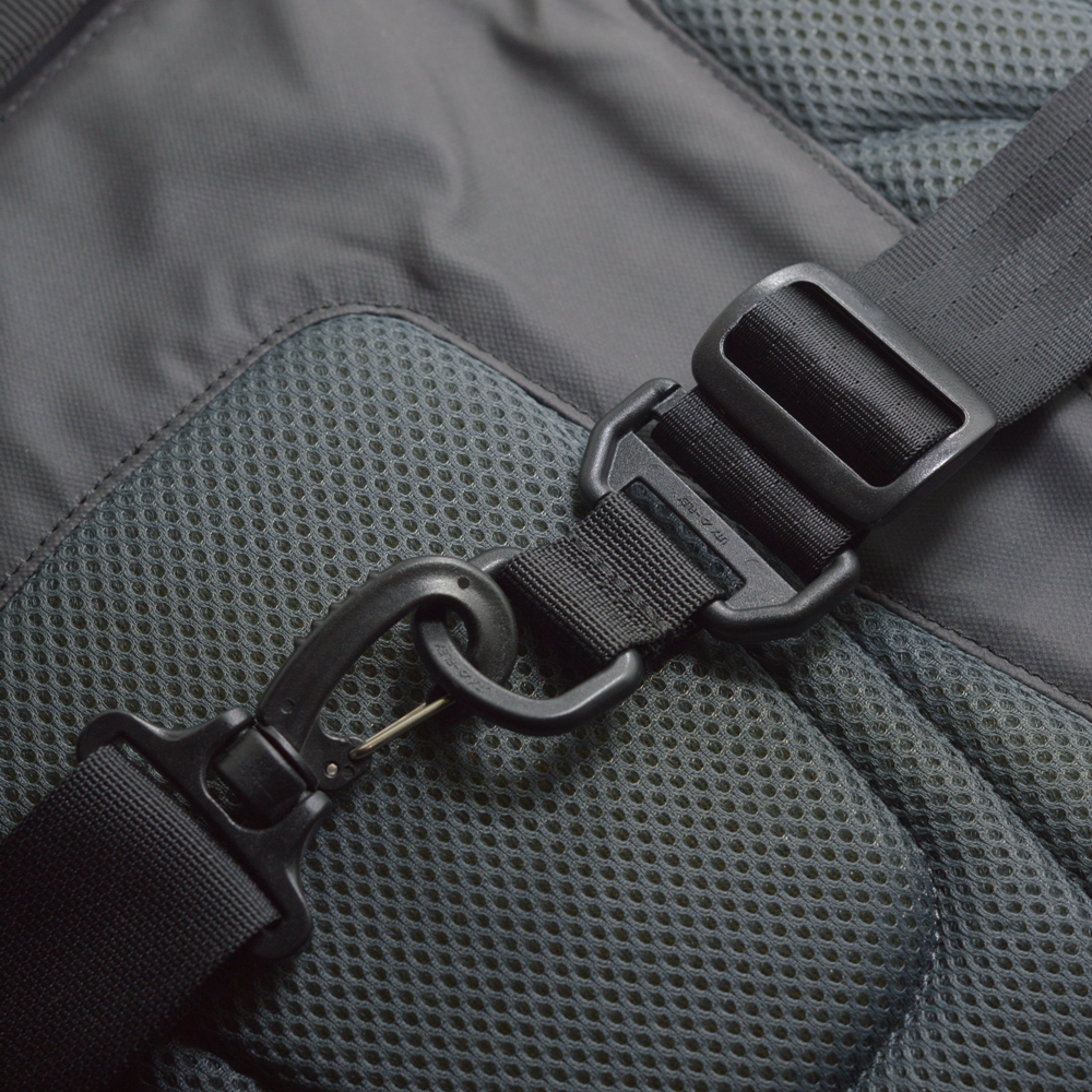 Function-free removable replaceable no-distortion switching buckle plug-in accessories Applicable to a baby holding bag such as Raphael's night fork