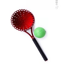 The new coated Taiji soft ball kung fu training developed by teacher Bai Rong is not suitable for both young and old.