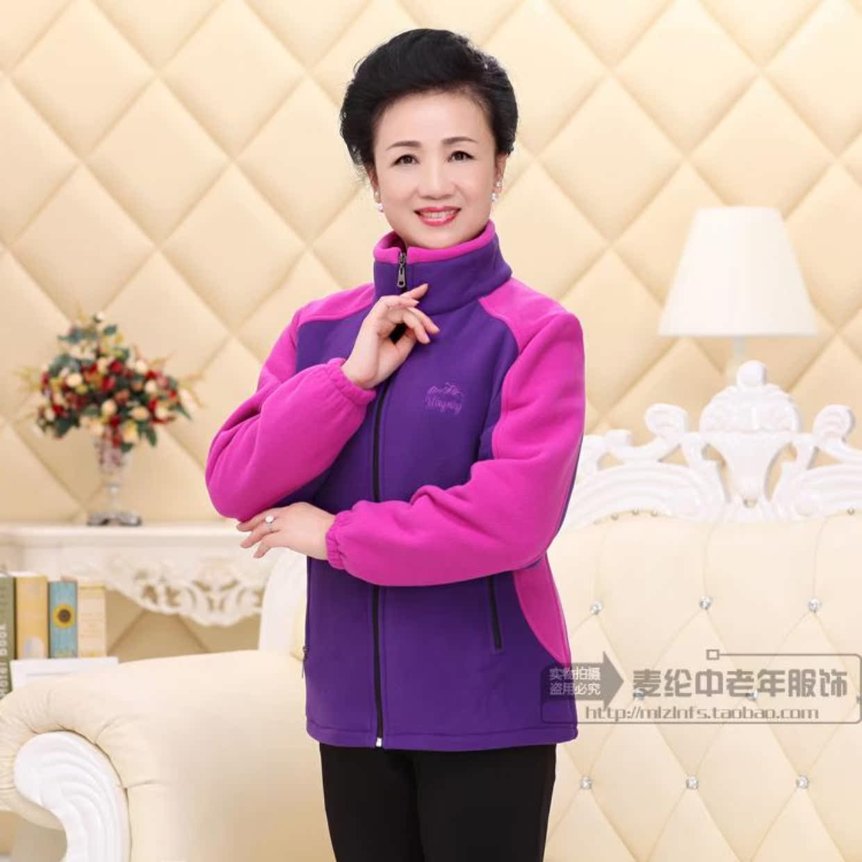 Áo sơ mi lông cừu trung niên và già mùa thu và mùa đông của phụ nữ cộng với mẹ mặc áo len giản dị dày áo len cỡ lớn bắt áo khoác lông cừu áo voan kiểu tuổi trung niên