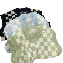Light green checkerboard knitted vest for women 2021 autumn and winter Korean style black and white V-neck slim loose outer vest for women