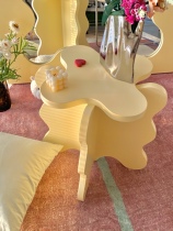 DPstudio Cartoon Edge A Few Nets Red Corner Several Wave Tea Table Cream Colored Pink Petal Flowers Medieval Table