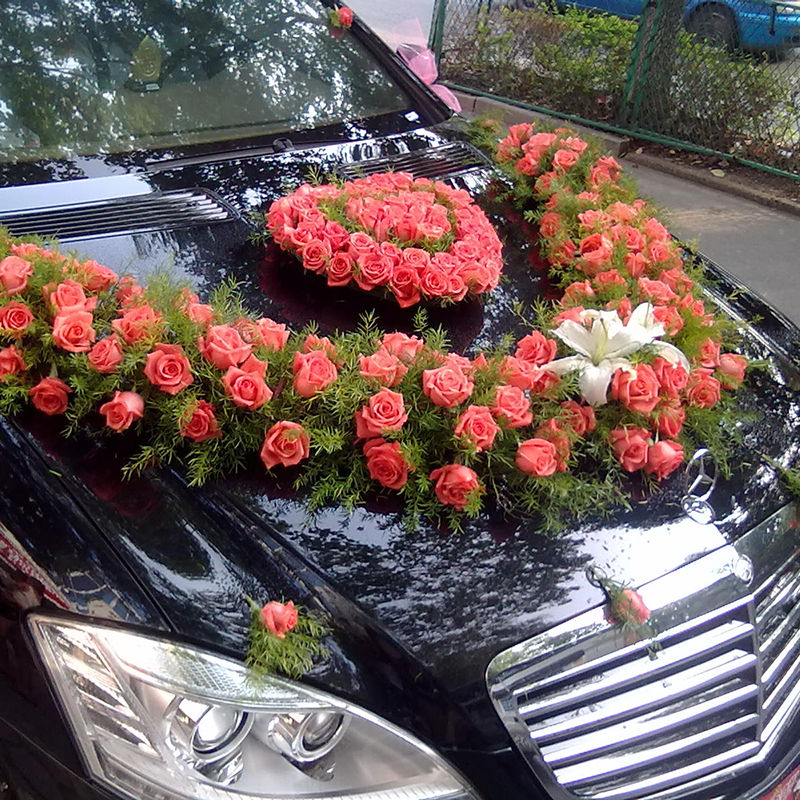 V-shaped flower mud with suction cup wedding Lilly decorated suction cup with flower mud strip Grand V One typeface Flower Clay Wedding Courtesy Car Head Flower Decoration