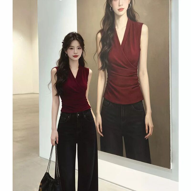Fashionable Versatile Tops, Beautiful and Photogenic Clothing, Stylish Red V-Neck Sleeveless Short-Sleeve Vest for Women, New Summer Style Fashionable Versatile Tops, Beautiful and Photogenic Clothing, Stylish Red V-Neck Sleeveless Short-Sleeve Vest for Women, New Summer Style