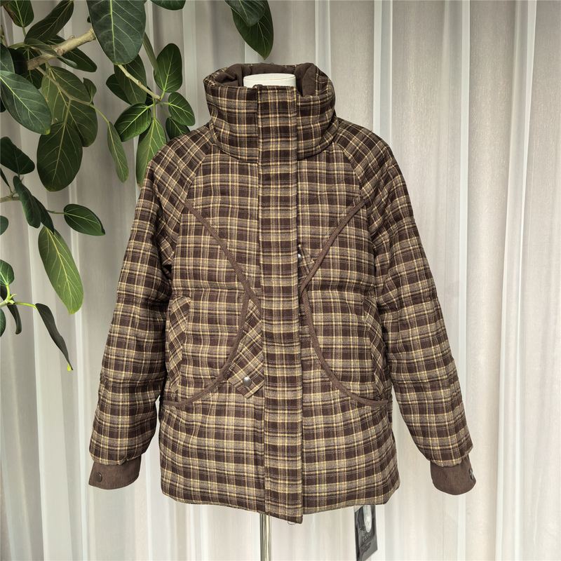 Retro Red and Coffee-Colored Checkered down Jacket 2025 Winter New Style Brushed Stand-Up Collar Loose Warm Duck down Jacket 25911