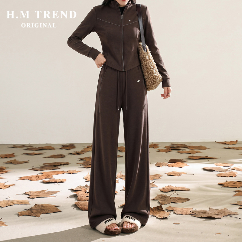 Silk Casual Sports Suit for Women, Autumn Stand-Collar Sweatshirt Jacket, Coffee-Colored Wide-Leg Pants, Stylish Commuter Two-Piece Set Silk Casual Sports Suit for Women, Autumn Stand-Collar Sweatshirt Jacket, Coffee-Colored Wide-Leg Pants, Stylish Commuter Two-Piece Set