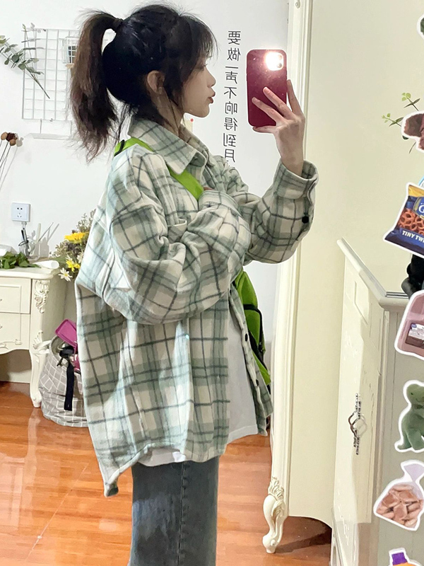Green Sun-Protective Plaid Shirt for Women, Spring and Autumn 2024 New Style, Loose Fit, Stylish Design, Niche Turn-Down Collar Top Jacket