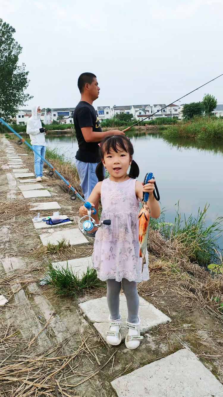 Дорожные суб -полюсный 路亚方舟儿童路亚竿纺车轮钓鱼杆小孩新手娃娃初学路亚杆子钓竿 Road sub Ark