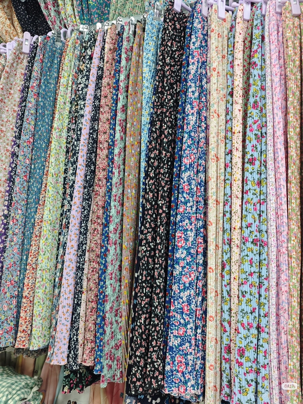 Yanji Granny Pants, Small Floral Pants, One Size Fits All, 45-80kg Options Available, 9/10 Length Pants, Yanji Genuine Product Yanji Granny Pants, Small Floral Pants, One Size Fits All, 45-80kg Options Available, 9/10 Length Pants, Yanji Genuine Product