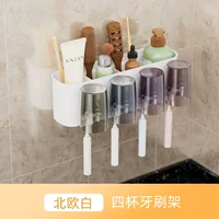 4 стакана зубной щетки.