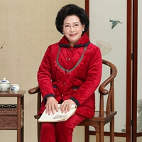 369 синих баров на груди красный