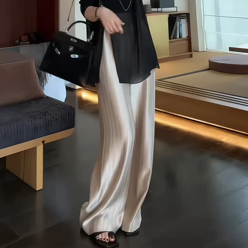 Леггинсы осень для отдыха, leggings, тренд сезона, яркий запоминающийся стиль, высокая талия, свободный прямой покрой