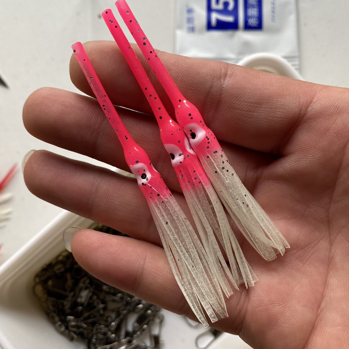 Inventory processing luminous octopus squid soft bait Yanyue iron plate fake bait bearded man simulation road sub bait