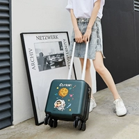 Темно -зеленый | пространство вокруг планеты