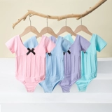 Танцевальная служба дети и девочки практикуют девочки национальный танце