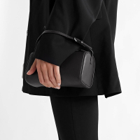 [Thousand Yuan Level] High-end niche non-colliding bag, first-layer cowhide pen holder, armpit genuine leather cross-body pillow bag