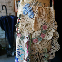 Small leaves in the mountains~Original literature and art fan retro pure handmade crochet flower forest irregular messenger bag cotton linen