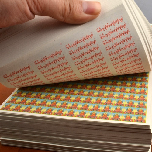 100 000 статуй Будды HD Печать тибетские буддийские продукты Будды, различные будды, многие статуи Будды, посвященные башне Будды 100 000 буддийских уходов.