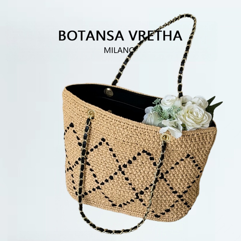 Botansa Vretha26 New Style Small Chanel-Style Raffia Woven Tote Bag for Women with Diamond Chain Beach Bag Botansa Vretha26 New Style Small Chanel-Style Raffia Woven Tote Bag for Women with Diamond Chain Beach Bag