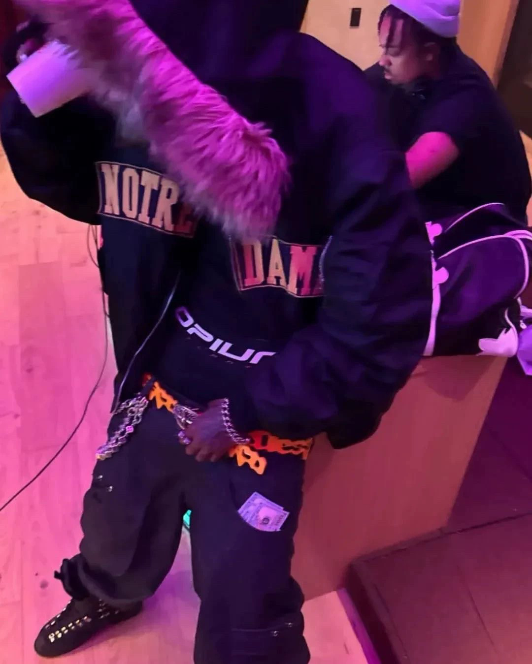 Description image 17