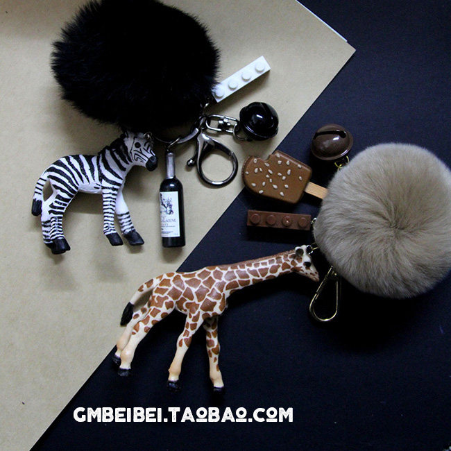 Original boomers cute long neck deer spotted horse key buckle pendant car key chain creative bag hanging decoration gift