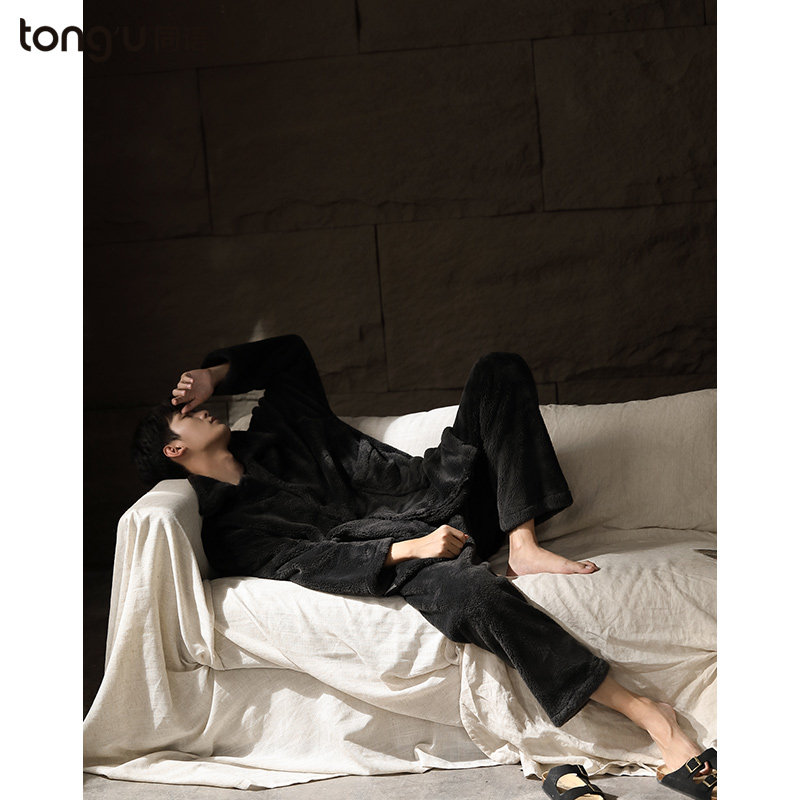 Same language pajamas male Winter coral velvet loose simple size can be worn outside suit thick home clothes men autumn and winter