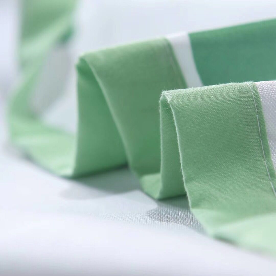 Màu đỏ với cùng một đoạn tre băng lụa mat ba bộ - Thảm mùa hè chiếu tăm trúc