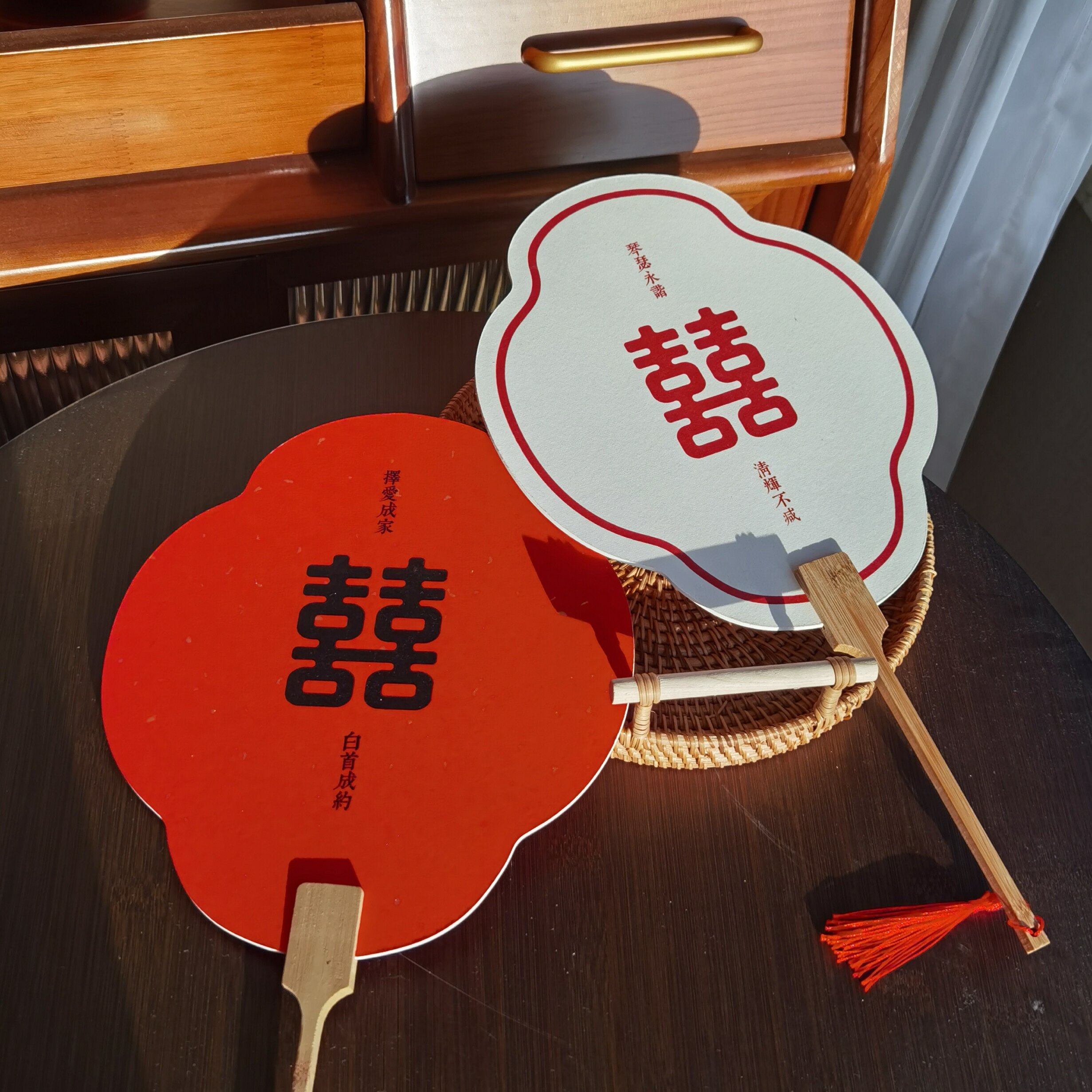 yours Forever bridesmaids fan-in-photo shoots with wedding bestie wedding bestie-style Chinese character brief