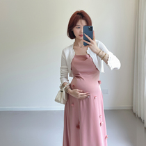 Pregnant womens spring and summer clothing is fashionable and fashionable high-end knitted cardigan air-conditioning shirt with shawl