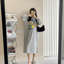 New 2021 maternity dress spring and autumn fashion Korean version of hooded print cartoon long size loose sweater skirt