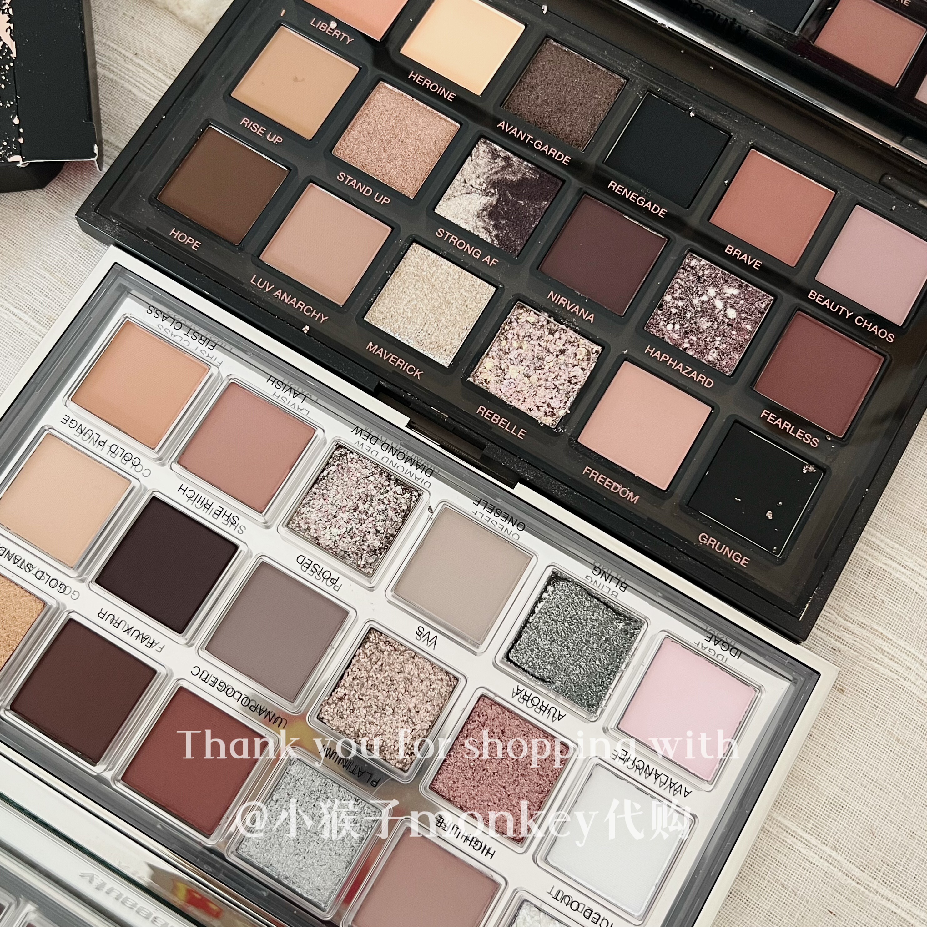 Палетка теней для век Huda Beauty ограниченная рождественская крашеная грайнж/ледяная нюдовая палетка теней для век