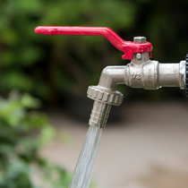 4 minutes tap Single cold one-in-two out of full copper thickening room Outdoor Anti-freeze garden Balcony Washing Machine Tap