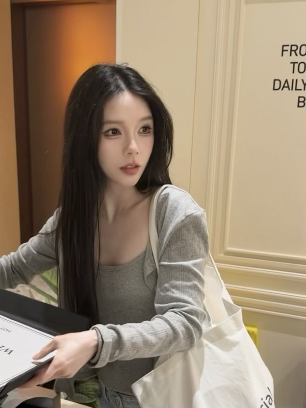 Specialqiuqiu New Style Inner Vest, Fashionable and Elegant Cardigan, Long-Sleeved Two-Piece Suit for Women