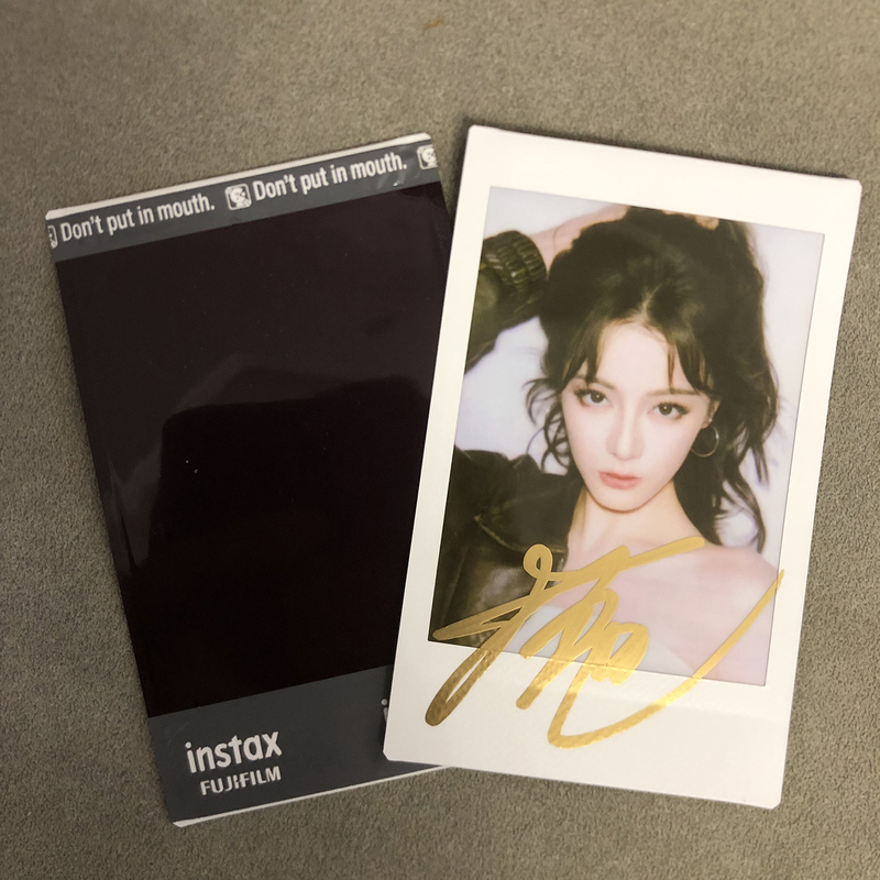 Dilraba's Autographed Polaroid Photo Card, Authentic, Fan Support, Gift for Friends, Birthday Present, Collectible